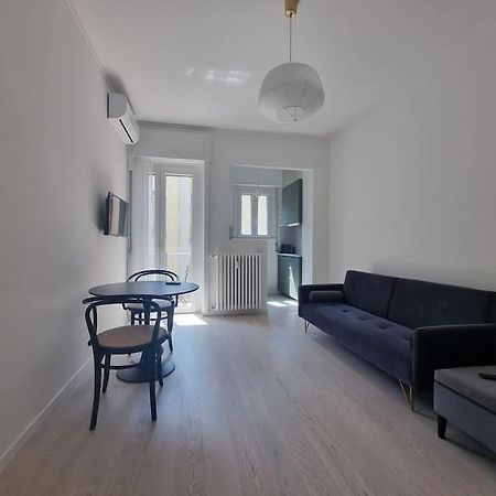 Milan New Apartment In Lively Central Area ภายนอก รูปภาพ