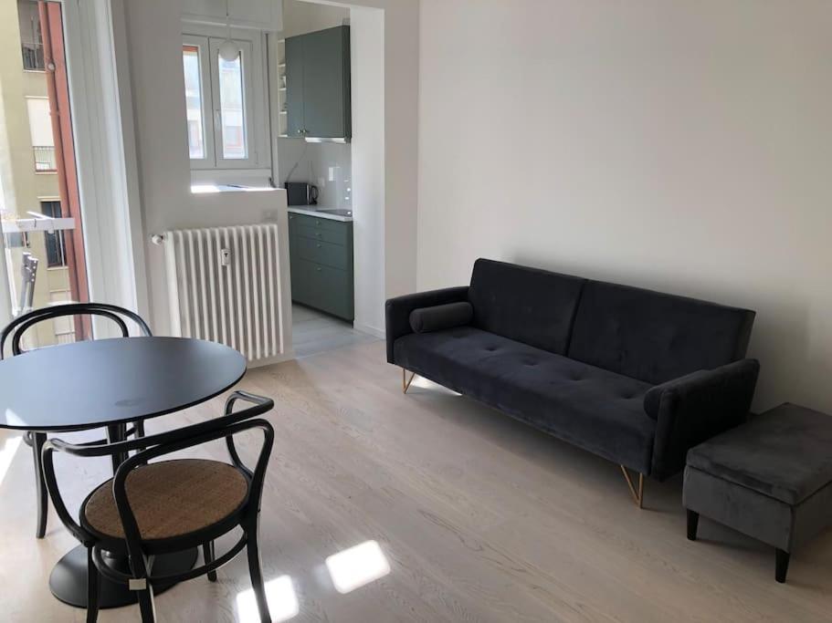 Milan New Apartment In Lively Central Area ภายนอก รูปภาพ