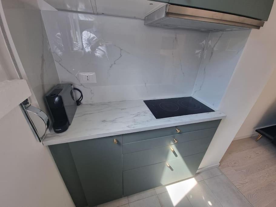 Milan New Apartment In Lively Central Area ภายนอก รูปภาพ