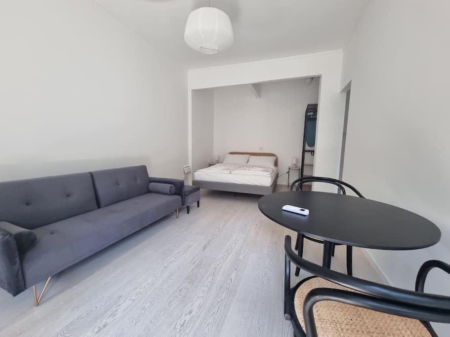 Milan New Apartment In Lively Central Area ภายนอก รูปภาพ