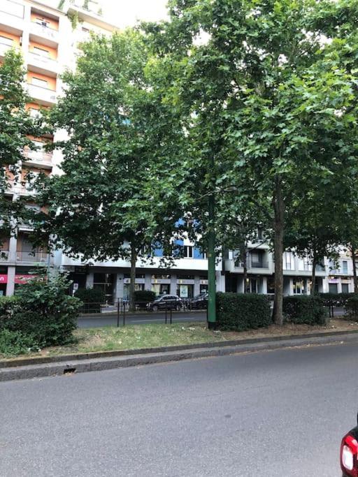 Milan New Apartment In Lively Central Area ภายนอก รูปภาพ